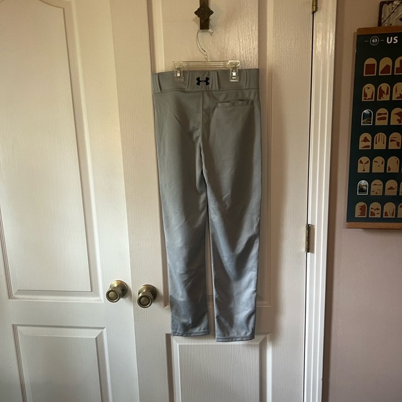 L26 Under Armour Light Gray baseball pants - Picture 2 of 3